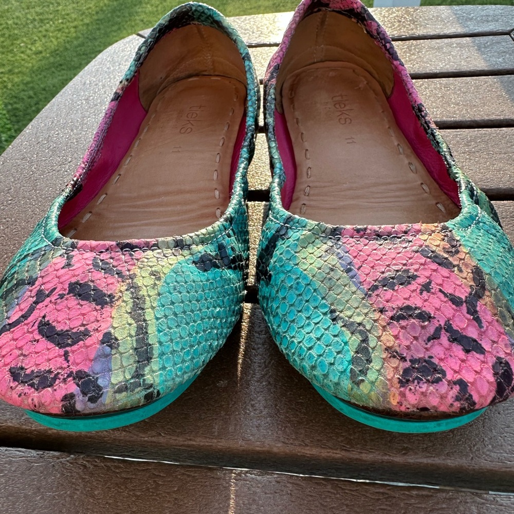 Colorful Snakeskin Patterned Women's Flats
